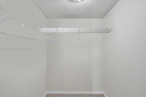 Condominio en venta en Lauderhill, Florida, 1 dormitorio, 62.71 m2 № 2082241 - foto 19