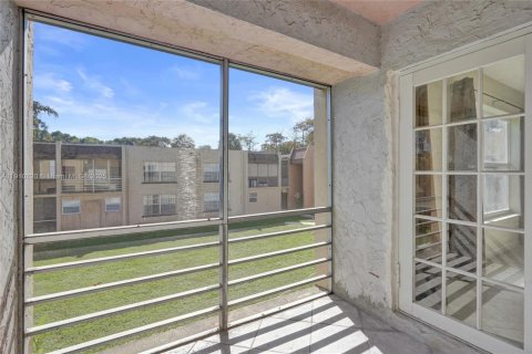 Condominio en venta en Lauderhill, Florida, 1 dormitorio, 62.71 m2 № 2082241 - foto 29