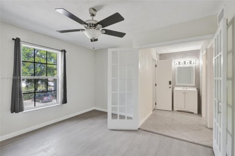 Condominio en venta en Lauderhill, Florida, 1 dormitorio, 62.71 m2 № 2082241 - foto 27