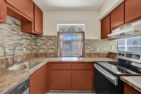 Condominio en venta en Lauderhill, Florida, 1 dormitorio, 62.71 m2 № 2082241 - foto 10