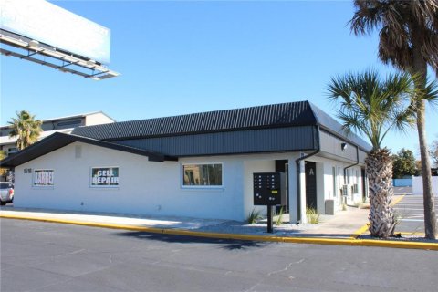 Commercial property in Holiday, Florida 500.74 sq.m. № 2101686