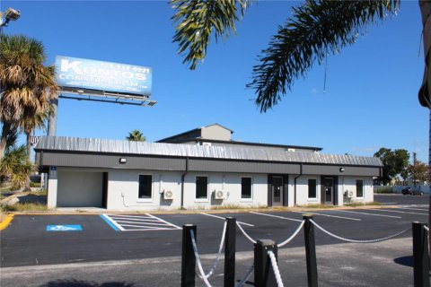 Commercial property in Holiday, Florida 500.74 sq.m. № 2101686 - photo 2