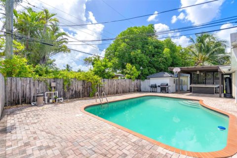House in Hialeah, Florida 5 bedrooms, 172.8 sq.m. № 1848333 - photo 30