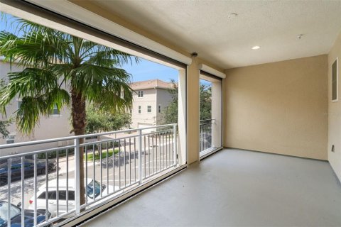Touwnhouse à vendre à Lake Mary, Floride: 3 chambres, 203.18 m2 № 2289586 - photo 5