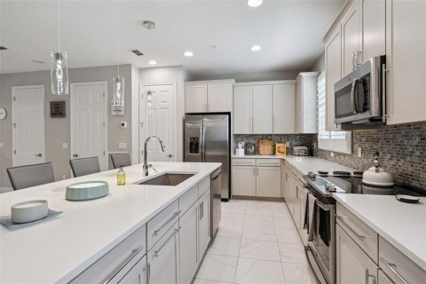 Touwnhouse à vendre à Lake Mary, Floride: 3 chambres, 203.18 m2 № 2289586 - photo 22