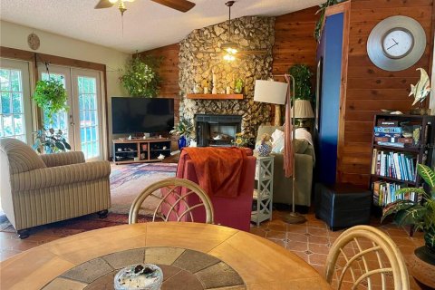 House in Edgewater, Florida 4 bedrooms, 199.55 sq.m. № 2115511 - photo 12
