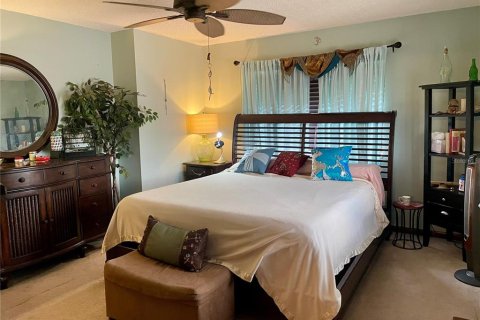 House in Edgewater, Florida 4 bedrooms, 199.55 sq.m. № 2115511 - photo 28