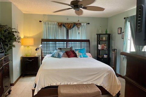 House in Edgewater, Florida 4 bedrooms, 199.55 sq.m. № 2115511 - photo 4