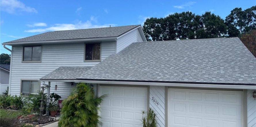 House in Edgewater, Florida 4 bedrooms, 199.55 sq.m. № 2115511