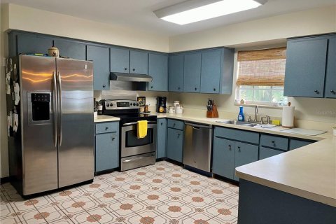 House in Edgewater, Florida 4 bedrooms, 199.55 sq.m. № 2115511 - photo 3