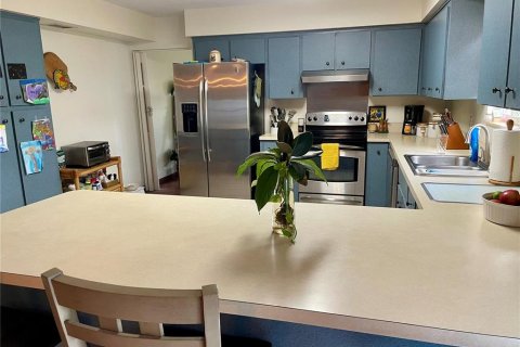 House in Edgewater, Florida 4 bedrooms, 199.55 sq.m. № 2115511 - photo 7