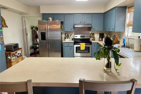 House in Edgewater, Florida 4 bedrooms, 199.55 sq.m. № 2115511 - photo 8