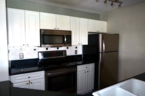 Condo in Tampa, Florida, 1 bedroom  № 2198835 - photo 6