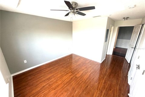 Condo in Tampa, Florida, 1 bedroom  № 2198835 - photo 12