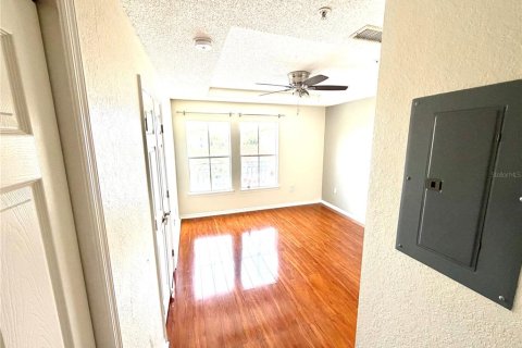 Condo in Tampa, Florida, 1 bedroom  № 2198835 - photo 9