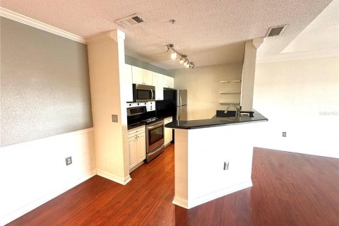 Condo in Tampa, Florida, 1 bedroom  № 2198835 - photo 8