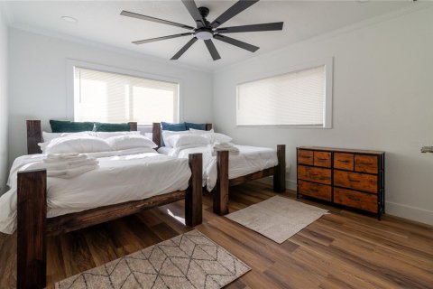 House in Saint Petersburg, Florida 3 bedrooms, 163.69 sq.m. № 2207218 - photo 28
