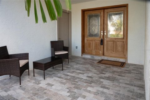 House in Saint Petersburg, Florida 3 bedrooms, 163.69 sq.m. № 2207218 - photo 6