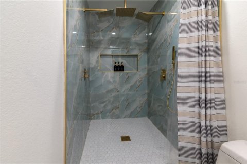 House in Saint Petersburg, Florida 3 bedrooms, 163.69 sq.m. № 2207218 - photo 24