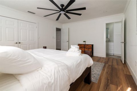 House in Saint Petersburg, Florida 3 bedrooms, 163.69 sq.m. № 2207218 - photo 22
