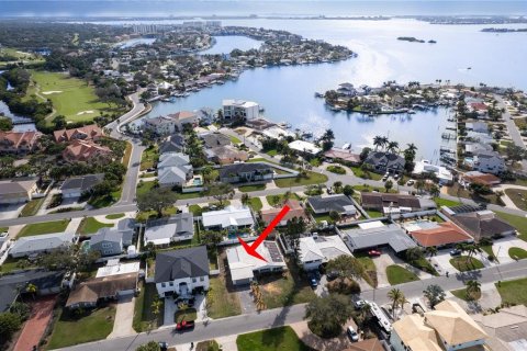 Villa ou maison à Saint Petersburg, Floride 3 chambres, 163.69 m2 № 2207218
