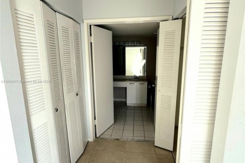 Condominio en alquiler en Aventura, Florida, 2 dormitorios, 98.66 m2 № 1831119 - foto 4