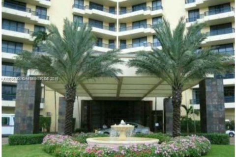 Condominio en alquiler en Aventura, Florida, 2 dormitorios, 98.66 m2 № 1831119 - foto 1
