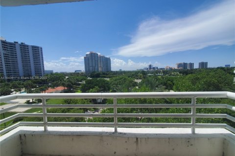 Condo in Aventura, Florida, 2 bedrooms  № 1831119 - photo 14