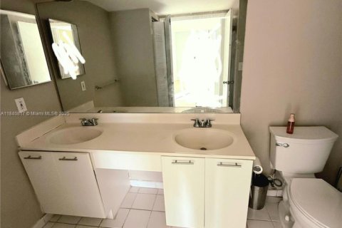Снять в аренду кондоминиум в Авентура, Флорида 2 спальни, 98.66м2, № 1831119 - фото 9