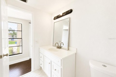 House in Tampa, Florida 3 bedrooms, 125.98 sq.m. № 2258644 - photo 24