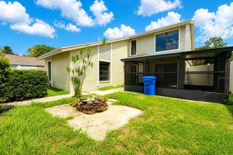 House in Tampa, Florida 3 bedrooms, 125.98 sq.m. № 2258644 - photo 2
