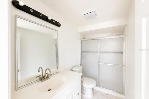House in Tampa, Florida 3 bedrooms, 125.98 sq.m. № 2258644 - photo 23