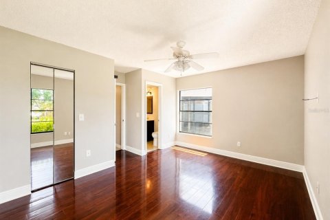 House in Tampa, Florida 3 bedrooms, 125.98 sq.m. № 2258644 - photo 14