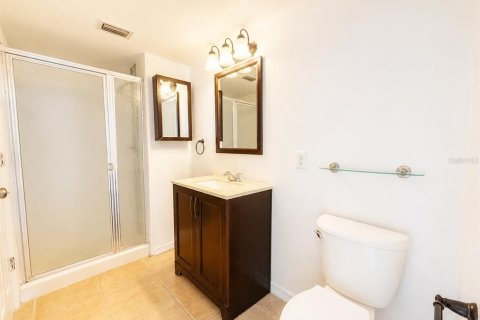 House in Tampa, Florida 3 bedrooms, 125.98 sq.m. № 2258644 - photo 12