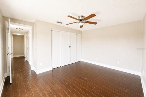 House in Tampa, Florida 3 bedrooms, 125.98 sq.m. № 2258644 - photo 26