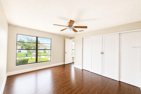 House in Tampa, Florida 3 bedrooms, 125.98 sq.m. № 2258644 - photo 27