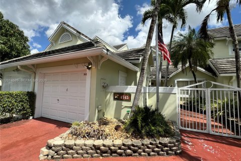 Townhouse in Doral, Florida 3 bedrooms, 163.42 sq.m. № 2076292