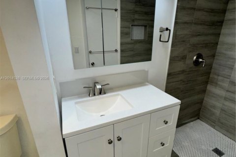 Townhouse in Doral, Florida 3 bedrooms, 163.42 sq.m. № 2076292 - photo 13