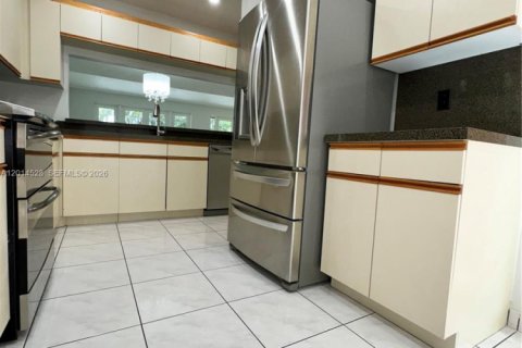 Townhouse in Doral, Florida 3 bedrooms, 163.42 sq.m. № 2076292 - photo 7