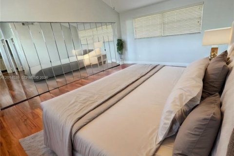 Townhouse in Doral, Florida 3 bedrooms, 163.42 sq.m. № 2076292 - photo 18