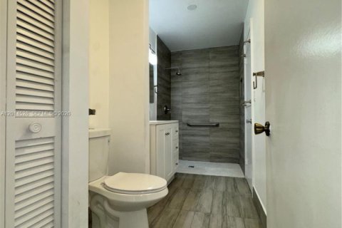 Townhouse in Doral, Florida 3 bedrooms, 163.42 sq.m. № 2076292 - photo 14