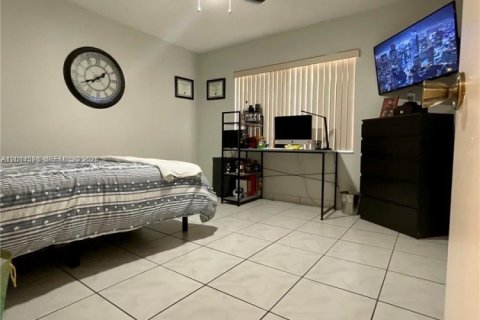 Townhouse in Doral, Florida 3 bedrooms, 163.42 sq.m. № 2076292 - photo 15