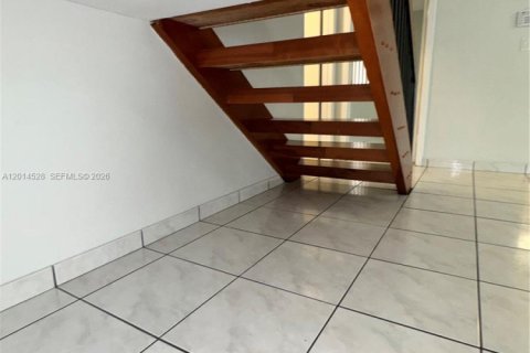 Townhouse in Doral, Florida 3 bedrooms, 163.42 sq.m. № 2076292 - photo 16