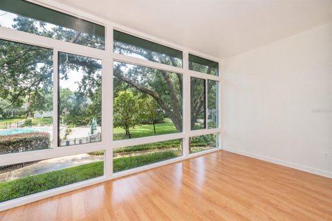 Condo in Winter Park, Florida, 2 bedrooms  № 2409831 - photo 6