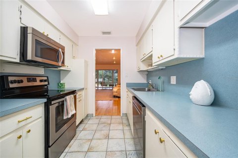 Condo in Winter Park, Florida, 2 bedrooms  № 2409831 - photo 12