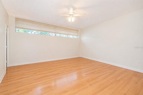Condo in Winter Park, Florida, 2 bedrooms  № 2409831 - photo 11