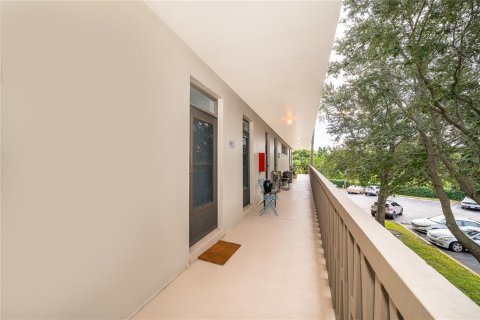 Condo in Winter Park, Florida, 2 bedrooms  № 2409831 - photo 17