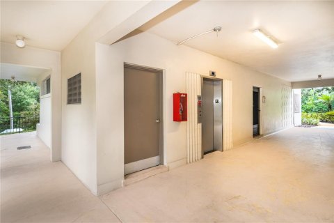 Condo in Winter Park, Florida, 2 bedrooms  № 2409831 - photo 18