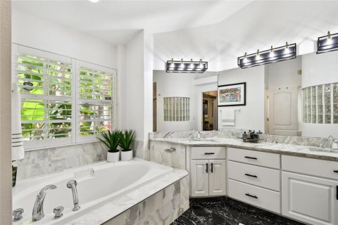 Villa ou maison à vendre à Tarpon Springs, Floride: 4 chambres, 188.31 m2 № 1593597 - photo 20