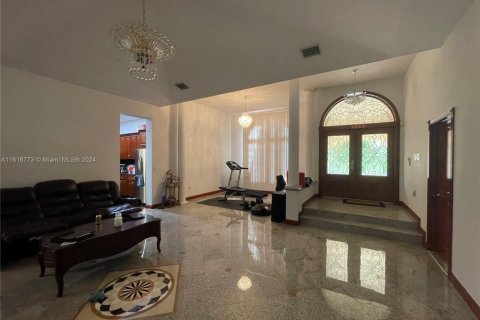 House in Homestead, Florida 4 bedrooms, 261.33 sq.m. № 1870018 - photo 9